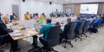 WhatsApp Image 2024 01 20 at 19.25.50 1 Telesur zal sociale internetpakketten met betaalbare opties aanbieden. Dat maakt de regering bekend in haar berichtgeving. Dit komt nadat het telecombedrijf, Telesur, bekend heeft gemaakt dat zij de koersen van de Centrale Bank zullen hanteren. Momenteel is de koers voor de USD bij de Centrale Bank SRD 36,87, terwijl het bedrijf ver onder de werkelijke koers zit met haar tarieven.