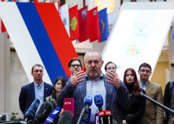 WhatsApp Image 2024 02 08 at 12.29.32 PM 1 De Russische politicus Boris Nadezjdin is door de kiescommissie uitgesloten van deelname aan de presidentsverkiezingen van volgende maand. De commissie heeft geconstateerd dat er te veel fouten zijn gevonden in de steunbetuigingen die Nadezjdin heeft verzameld.