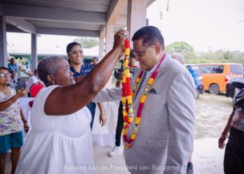 President Santokhi dankt seniore burgers voor steun en bijdrage