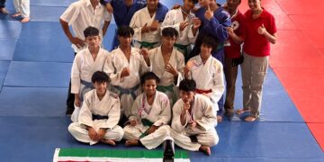 WhatsApp Image 2024 02 19 at 4.17.47 PM 1 Judoclub Sonkei heeft het afgelopen weekeind van 17 – 18 februari deelgenomen aan het Tournois International Antilles de Guyane (TIAG) 2024, welke in Cayenne, Frans-Guyana is gehouden. De wedstrijden werden afgedraaid in Dojo de Suzini, waar er op 3 wedstrijdmatten van 8x8meter werd gevochten.