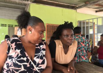 WhatsApp Image 2024 05 06 at 1.44.11 PM De rek is eruit voor vele leerkrachten. De verhoogde energietarieven zijn voor hen de druppel die de emmer doet overlopen. Daarom hebben de verschillende vakbonden waaronder  het Syndicaat van Onderwijsgevenden Wi Sa Strey ook gehoor gegeven aan de oproep van de Vakcentrale C-47 om thuis te blijven.