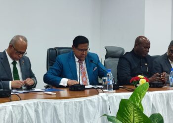 WhatsApp Image 2024 05 09 at 6.43.14 AM Als het aan president Chandrikapersad Santokhi ligt, hoeft hij geen excuses moeten aan bieden aan de Vereniging van Economisten in Suriname. "Ik heb geen namen genoemd", zegt hij duidelijk tijdens de regeringsraad persconferentie.