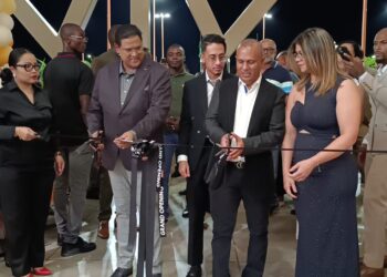 Santokhi zegt ondersteuning toe voor bouw nieuwe luchthaven in Paramaribo
