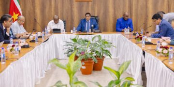 WhatsApp Image 2024 07 12 at 13.47.48 Terwijl politieke partijen zich reeds opmaken om politieke campagnes te gaan voeren in verband met de verkiezingen van 25 mei 2025, heeft president Chandrikapersad Santokhi een dringend beroep gedaan op zijn coalitiepartners en leden van De Nationale Assemblee, om zich te concentreren op noodzakelijke wetten die ons land verder moeten beschermen en zaken die de rechtsbescherming van ons land moeten verhogen.