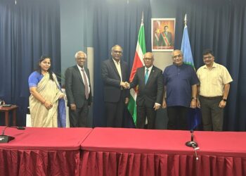 USD 1 miljoen aan machines voor verwerking markoesa geschonken door India