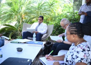 President Santokhi houdt voorbereidend gesprek bij begin CARICOM-vergadering