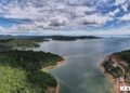afobakka stuwmeer3 1 De Staatsolie Power Company Suriname (SPCS) heeft laten weten dat, ondanks de waarschuwing van minister Marciano Dasai in De Nationale Assemblee (DNA) dat er extreem hete dagen op komst zijn, het stuwmeer momenteel over voldoende water beschikt...