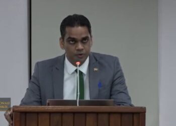 Minister Ramadhin: “Kledingtoelage wordt uitbetaald net als de afgelopen vier jaren”