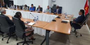 anticorr 1 De gevolgen van het bestaan van corruptie zijn op nationaal en internationaal vlak zichtbaar. Om op nationaal niveau zaken aan te pakken heeft president Chandrikapersad Santokhi op vrijdag 5 mei de Anti-corruptie Commissie geïnstalleerd, en wel onder voorzitterschap van Ilse Krenten.