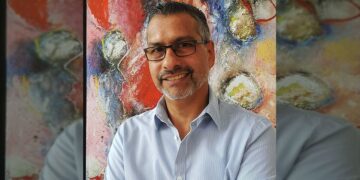 arun hindori web 2 De laatste dagen is er een daling van de valutakoers te merken, maar dit heeft vooralsnog niet geresulteerd in een daling van de prijzen van levensmiddelen in de winkels. “Dat kunnen we nog niet verwachten, want het gaat nog even duren”, zegt voorzitter Arun Hindori van het Platform Levensmiddelen Importeurs in Suriname.