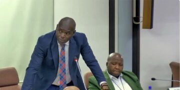 asabina dna web 1 De aanpassing van de belastingschijven, die ervoor moet zorgen dat de breedste schouders het meest belast worden, zorgt voor een braindrain. Dit stelde DNA-lid Ronny Asabina dinsdag in het parlement tijdens de Algemene Politieke Beschouwingen.