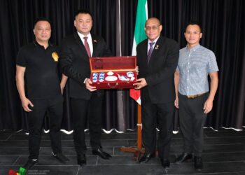 awj chinese orga Minister Steven Mac Andrew van Arbeid, Werkgelegenheid & Jeugdzaken (AWJ) heeft op donderdag 4 juli 2024 de Chinese Vereniging Wenzhou Suriname ontvangen voor een kennismakingsgesprek.