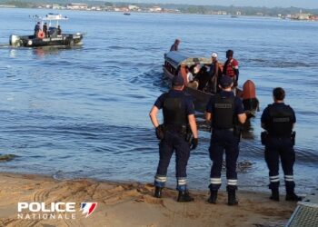boot 3 Een man van Surinaamse afkomst heeft een vermeende overvaller neergeschoten in St.-Laurent du Maroni, Frans-Guyana.