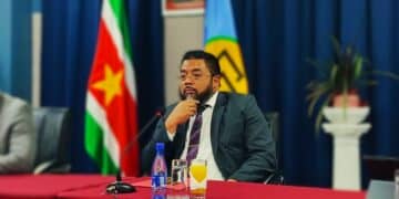 bronto 4 Het Openbaar Ministerie (OM) is een strafrechtelijk onderzoek gestart naar aanleiding van bevindingen in een rapport van de Centrale Landsaccountantsdienst (CLAD) over het Ministerie van Binnenlandse Zaken. Dat heeft het OM zojuist aangegeven in haar berichtgeving....