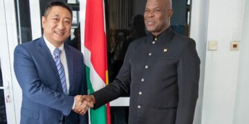 Chinese ambassadeur en VP blikken terug op vruchtbare relatie