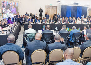 chan celac web 3 President Santokhi beschouwt CELAC als een belangrijk instrument voor het creëren van een welvarende en gelijkwaardige regio. Tijdens de 8ste summit van de regionale organisatie in Saint Vincent and the Grenadines benadrukte het Surinaams staatshoofd het belang van een gedeelde visie en eenheid binnen de regio om gezamenlijke uitdagingen aan te pakken.