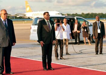 chan cuba 1 Dit zegt president Chandrikapersad Santokhi naar aanleiding van de recente Amcham Banking, Finance & Technology Week. Het staatshoofd was ingenomen met deze activiteit en spreekt dan ook zijn felicitaties uit aan het adres van de American Chamber of Commerce of Suriname voor het succesvol organiseren van het evenement.