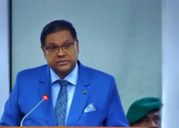 President Santokhi: “De regering gaat geen centimeter grond geven aan mennonieten”