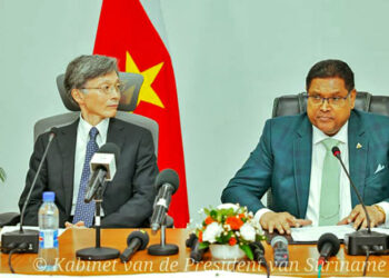 chan imf web 2 Maandag was er een delegatie, onder leiding van Deputy Managing Director Kenji Okamura en de executive director Alfonso Bevilaqua van het Internationaal Monetair Fonds, IMF in Suriname voor gesprekken over de vijfde review mission.