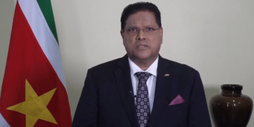 chan oil en gas guyana President Chandrikapersad Santokhi benadrukt het belang te werken aan langetermijnoplossingen om aan de energiebehoeften van de groeiende wereldbevolking te voldoen.