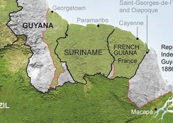 Kaart met alle betwiste gebieden in de Guyana's.