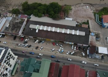 dji fly 20230411 155702 11 1681239430227 photo 2 DC Ricardo Bhola is niet te spreken over het feit dat de marktmeester, een ambtenaar in functie die in zijn ressort werkt, zich zou hebben vergrepen aan een van de vrouwelijke marktventers.