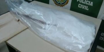 drugs brazil De Braziliaanse politie heeft een 47-jarige Surinaamse vrouw aangehouden nadat ze op heterdaad was betrapt met ruim 4 kg cocaïne.