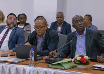 ebs eynhoven web De leiding van de Energiebedrijven Suriname (EBS) heeft aan de regering modellen gepresenteerd voor het verder verminderen van de elektriciteitssubsidie. Dit gebeurde tijdens de regeringsvergadering van woensdag 7 februari 2024 op het Kabinet van de President.