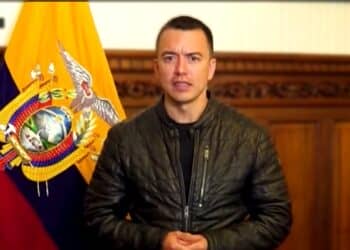 ecaudor pres web In de Ecuadoraanse stad Guayaquil zijn tijdens een schietincident acht mensen doodgeschoten en raakten zeker tien anderen gewond. De slachtoffers, die aan het volleyballen waren, werden aangevallen vanuit een motorvoertuig en een auto zonder kentekenplaten.