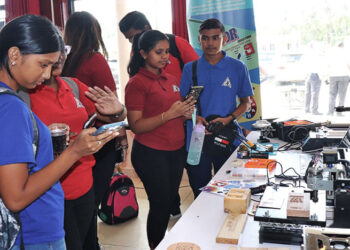 ezoti nick web De Innovation Fair die het Directoraat Technologische Innovatie (DTI) van het ministerie van Economische Zaken, Ondernemerschap en Technololigische Innovatie (EZ) in het district Nickerie heeft georganiseerd, heeft grote aandacht getrokken van vooral de scholengemeenschap Nickerie (SGN).