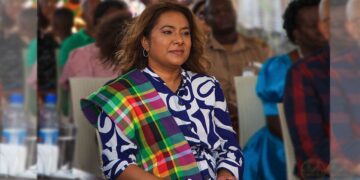 First Lady brengt eerbetoon aan de vrouw