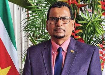 ganesh laigsingh web “We zijn bezig met een interne reorganisatie, zodat het beter gaat met de gezondheidsinstelling”, zegt Ganesh Laigsingh, die op 15 september aangesteld werd als de nieuwe directeur van het Regionaal Wanica Ziekenhuis.