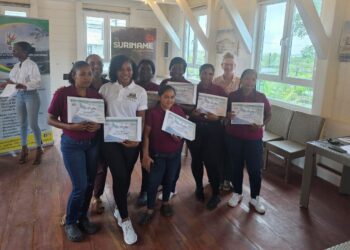 housekeeping 2 Achttien cursisten, een groot deel werkzaam in de hotelbranche, hebben de training Housekeeping van het ministerie van Transport Communicatie en Toerisme (TCT) in samenwerking met het Suriname Hospitality and Tourism Training Centre (SHTTC) afgerond.