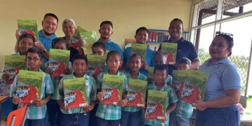 jci unify leestraject Jeugdraadsleden hebben het project “Duurzaam Dromen: Jeugd voor Klimaat Innovatie”, succesvol uitgevoerd in Commewijne. Het project was bedoeld om bewustwording onder basisschoolleerlingen in Commewijne te creëren over klimaatverandering.