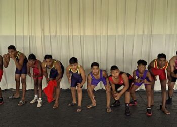 junior worstelaars Worstelaanhangers hebben zondag in Roeli’s event venue na een langdurige pauze weer eens van wedstrijden genoten. Het betrof de eerste activiteit ‘The SWF warming up tournament’ onder auspiciën van het nieuw bestuur van de Surinaamse Worstel Federatie (SWF).