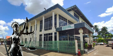 justice kanton 9 Volgens het slachtoffer, lid van een andere religieuze gemeente, had zij de verdachte benaderd voor geestelijke begeleiding vanwege medische en financiële zorgen. Tijdens een gebedssessie in haar woning zou zij seksueel zijn misbruikt. De vrouw verklaarde dat zij enkel om gebed had gevraagd en nooit instemde met seksueel contact.