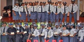 kps bevorderingen Bij het Korps Politie Suriname hebben op donderdag 17 en vrijdag 18 augustus 2023 bevorderingen van een aantal politieambtenaren in naast hogere rang plaatsgevonden. Dit heuglijke feit heeft per structuur plaatsgevonden.