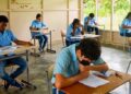 leerlingen leerjaar 10 3 Na Keti Koti starten leerlingen van leerjaar 12 direct met hun examens, die tot 10 juli duren. Ontdek het volledige examenschema en belangrijke data in het artikel. Lees verder voor