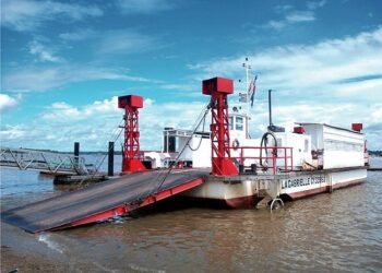 lg De veerboot tussen Saint-Laurent du Maroni (Frans-Guyana) en Albina (Suriname) ligt stil. De veerboot La Gabrielle kan tot nader order niet uitvaren richting Suriname omdat de steiger te Albina te kampen heeft met een technisch probleem. Dat lieten de Franse autoriteiten woensdag aan plaatselijke media weten.