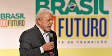 lula President Luiz Inácio Lula da Silva vindt dat Israël zich schuldig maakt aan genocide tegen de Palestijnen. Op een top van de Afrikaanse Unie in de Ethiopische hoofdstad Addis Abeba vergeleek Lula de Israëlische aanval op Gaza met de Holocaust.