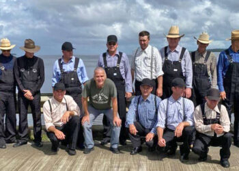 mennonieten souverein De directeur van Terra Invest Suriname & Guyana, Ruud Souverein, is positief gezind over de laatste ontwikkelingen met de hoofdkapitein van de Kwinti's Harold Souvenier. "We hebben een goed gesprek gehad. Wij zijn het eens over hoe zaken zijn verlopen (open en transparant met alleen ontwikkeling voor ogen) en wat we willen bereiken. Heel Witagron staat achter de kapitein en ook de krutu met de granman is naar tevredenheid verlopen", zegt Souverein.