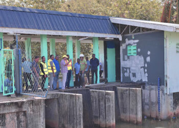 ow pompgemaal morgenstond web 1 De aanpak van wateroverlast in Suriname geniet de nodige aandacht van de regering. Het ministerie van Openbare Werken (OW) is in dit kader landelijk bezig met de rehabilitatie van verschillende pompgemalen.