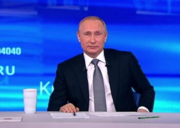 poetin nieuwsuur Rusland zal niet deelnemen aan een geplande vredes-top over de oorlog in Oekraïne, die mogelijk in november plaatsvindt, aldus een woordvoerder van het Russische ministerie van Buitenlandse Zaken.