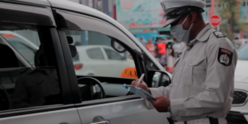 Mobiele telefoon dief onderschept tijdens politie controle