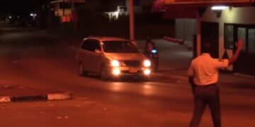 politiecontrole 1 De controlepost te Burnside, die ligt in het district Coronie, zal ontmanteld en verplaatst worden naar Coppenamepunt. Dit maakte minister Kenneth Amoksi van Justitie en Politie zaterdag in Nickerie tijdens een werkbezoek bekend.