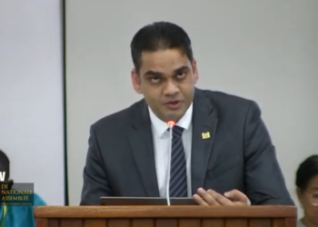 ramadhin 3 ''Voor de komende drie maanden is er genoeg insuline beschikbaar.'' Dat zei minister Amar Ramadhin van Volksgezondheid donderdag in De Nationale Assemblee.