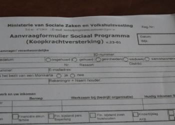 registratie 2 Het ministerie van Sociale Zaken en Volkshuisvesting (SoZaVo) heeft vanmorgen het startsein gegeven voor het landelijk registratiecampagne voor het verstrekken van  koopkrachtversterking. Dit werd gedaan op het terrein van Stichting Volkshuisvesting. Het project is onderdeel van het sociaal programma waarmee regering Santokhi-Brunswijk verlichting wil brengen voor de gemeenschap.