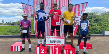 rijwel kfc Jorryn Simson staat sinds begin van dit jaar op een eenzame hoogte binnen de wielrennerij. De wielrijder wint wedstrijd na wedstrijd. Afgelopen zondag was het wederom raak toen hij de KFC x SWU-pre Phagwa race in district Commewijne op zijn naam wist te schrijven.