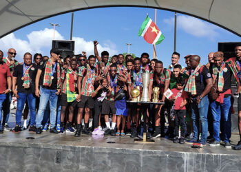 robinhood cup 1 Het jaar had voor Robinhood niet beter kunnen eindigen. De club veroverde de Concacaf Caribbean Club Shield 2023 en gebruikte dat momentum vervolgens om de Concacaf Caribbean Cup 2023 te winnen, met als uitroepteken een 3-0 overwinning tegen Cavalier of Jamaica in de finale, waardoor Robinhood maar liefst acht plaatsen steeg in de algemene ranglijst van de 108ste plaats in november naar de 100ste in december. Sinds oktober is Robinhood 14 plaatsen gestegen in de algemene ranglijst.