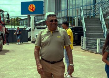 roy boedhoe web De afgelopen dagen is gebleken dat een aantal pompstations van Roy Boedhoe gesloten zijn. “Er is een schaarste aan brandstof, daarom zijn die pompstations gesloten”, zegt eigenaar Roy Boedhoe van Roy Boedhoe Enterprises N.V.